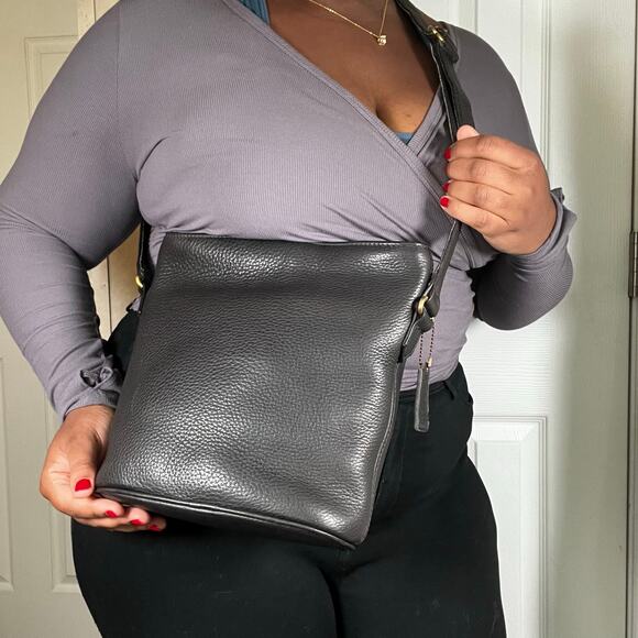 COACH 4907 Sonoma Pebbled Bucket Bag - Picture 11 of 12